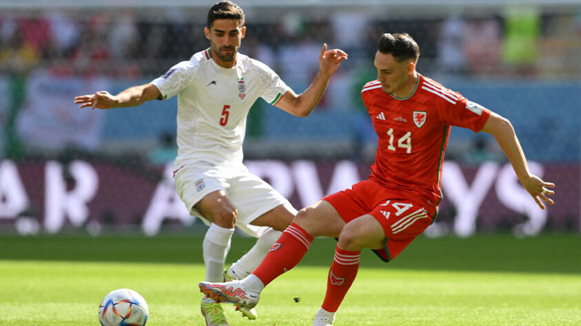 Gales e Irã se enfrentaram pela segunda rodada do grupo B. O jogo foi bastante agitado e terminou com vitória dos iranianos nos acréscimos, por 2 a 0.