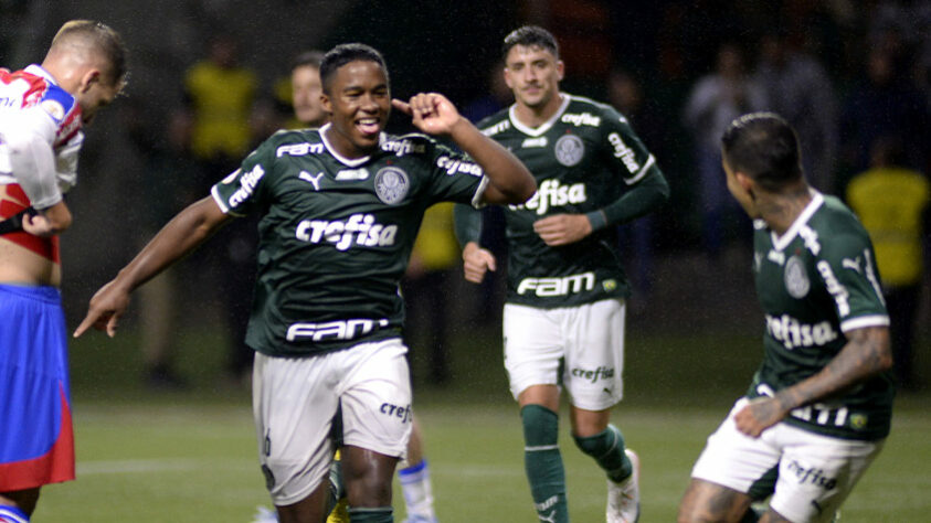 2º - Palmeiras - Valor do elenco: 164,55 milhões de euros (aproximadamente R$ 916,8 milhões) - Número de jogadores no plantel: 33 atletas