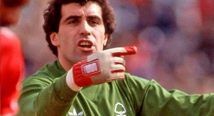 11º - Peter Shilton - Nacionalidade: Inglaterra - Vitórias na carreira: 495 - Empates na carreira: 350 - Total de partidas sem perder na carreira: 845 jogos