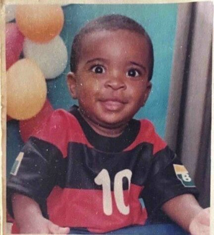 Vinícius Júnior - Flamengo / O craque do Real Madrid é mais um flamenguista no elenco da Seleção. O jogador tem inúmeras fotos de infância, vestindo a camisa do Flamengo, circulando pela internet.  