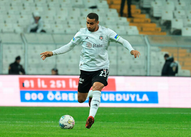 Cruzeiro: Welinton, 33 anos (zagueiro) - Clube atual: Besiktas (Turquia) / O Cruzeiro fez uma consulta pelo defensor, que tem contrato até o meio do ano e já pode assinar pré-contrato com qualquer clube. No entanto, a princípio, uma liberação antecipada do jogador só acontecerá mediante compensação financeira. 