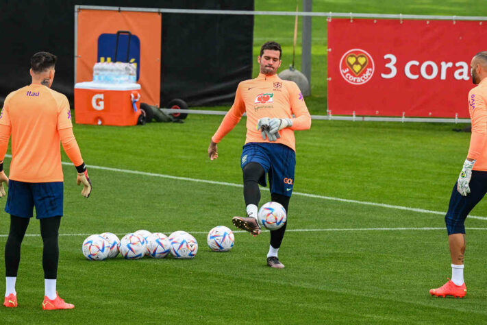 GALERIA: Alisson no primeiro treino da Seleção Brasileira para a Copa do Mundo