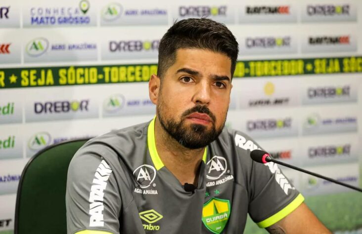 CUIABÁ: António Oliveira tem contrato até 31/12/2022. 