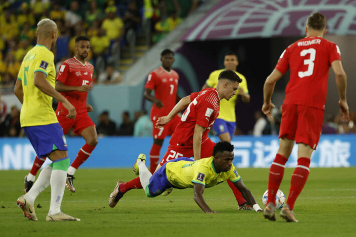 Vini Jr sofreu com a marcação suíça.