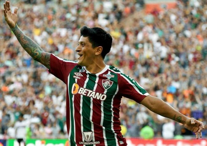 Fluminense: Michel Araújo (uruguaio, meia); Jhon Arias (equatoriano, atacante), Alan (chinês, atacante)* e Germán Cano [foto] (argentino, atacante). -  - *a China não aceita dupla cidadania. 