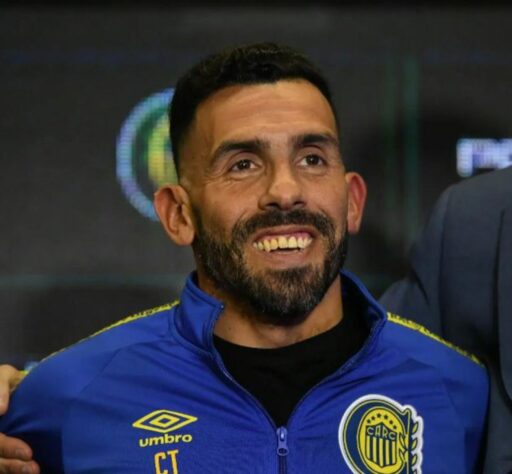 Carlitos Tévez começou a carreira como treinador neste ano e fez um bom trabalho, tanto que o Rosário Central contava com ele para 2023. Porém, ele decidiu deixar o clube.