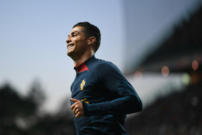 Não bastando ser o atleta mais seguido da Copa do Mundo 2022, Cristiano Ronaldo é a pessoa do mundo com mais seguidores do Instagram. Estrela de várias peças de marketing, seu estilo de vida e suas conquistas são acompanhadas de perto por milhões de seguidores.