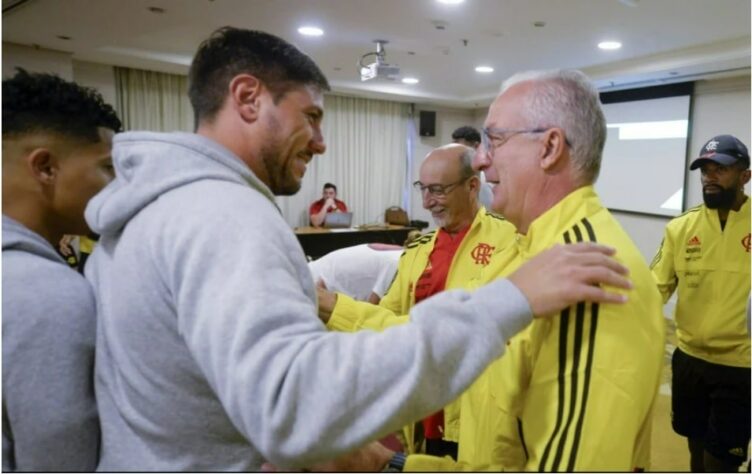 Já o ano de 2018 acabou de forma conturbada para o goleiro, que entrou em atrito com a comissão técnica e acabou afastado. Dorival Júnior não seguiu no clube, e o camisa 1 iniciou 2019 mais uma vez como titular.