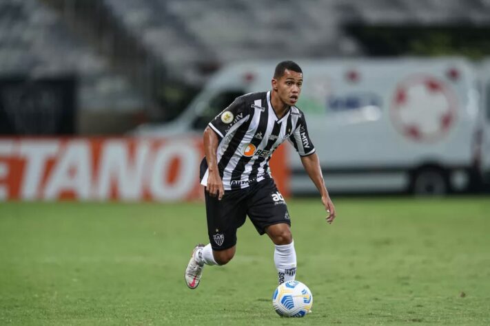 FECHADO - O Atlético-MG segue com o seu planejamento para a próxima temporada. O time vem definindo o destino de jogadores pouco utilizados no elenco profissional. O atacante Echaporã foi emprestado para o Juventude, Luiz Filipe teve contrato renovado e vínculo de empréstimo estendido com o Goiás, enquanto que Wesley Hudson foi liberado em definitivo, também para a Ju.