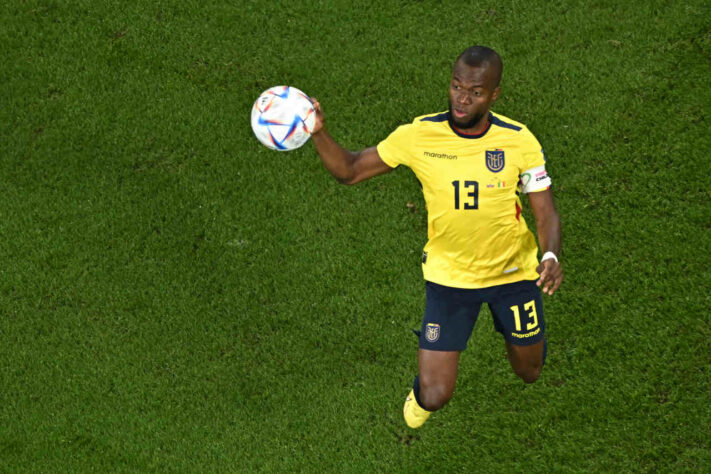 Enner Valencia (seleção equatoriana) - atacante - 33 anos - Fenerbahçe