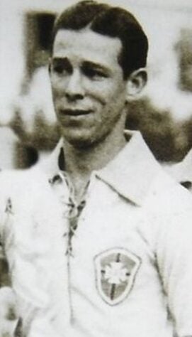 O técnico comandou o Brasil de 1931 a 1934 e chegou a conquistar a Copa Rio Branco, jogo único disputado contra o Uruguai. Além da Seleção, era treinador do Bangu e chegou a ser campeão carioca em 1933. 