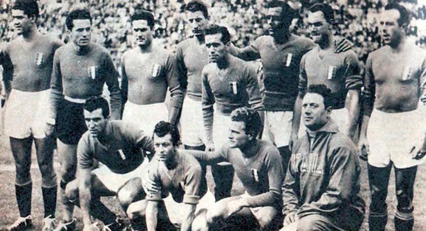 Itália - Copa do Mundo 1950 - Em um grupo formado por três times onde só o primeiro colocado passava, os italianos, atuais campeões do mundo, ficaram na seguda colocação, perdendo a classificação para a Suécia.