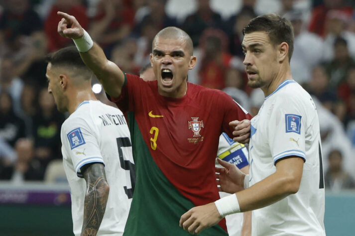 Pepe - 39 anos e 9 meses / Atingiu a marca na partida Portugal 3x2 Gana, pela primeira rodada do Mundial de 2022. 