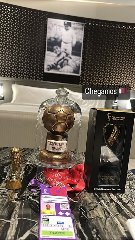 Raphinha, que está em sua primeira Copa, fez questão de mostrar em suas redes sociais