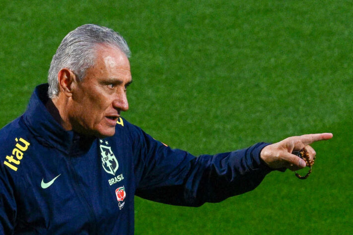 GALERIA: Tite comandando o primeiro treino da Seleção Brasileira para a Copa do Mundo