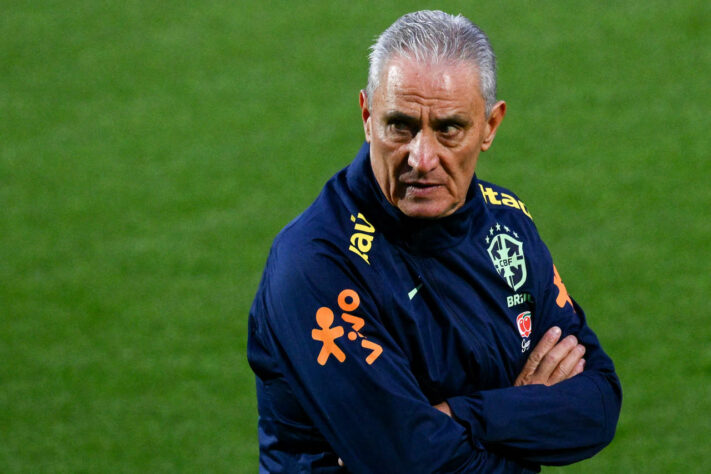 GALERIA: Tite comandando o primeiro treino da Seleção Brasileira para a Copa do Mundo