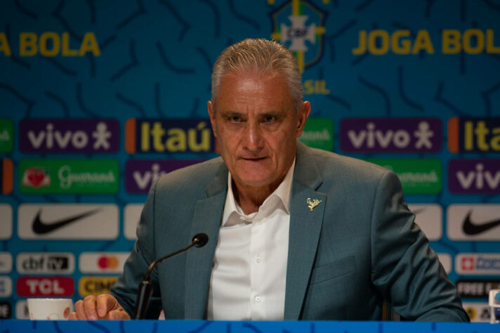 FECHADO - O técnico Tite teve o seu último ato como funcionário da CBF nesta terça-feira. Ele esteve na sede da entidade no Rio de Janeiro para assinar a rescisão de contrato após o período de férias. A informação foi publicada inicialmente pelo "ge" e confirmada pelo LANCE!.