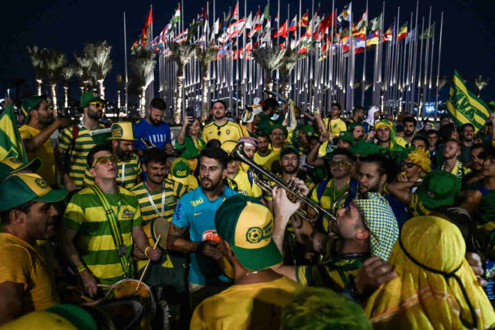  A Fifa e o comitê organizdor da Copa estima que os brasileiros tenham comprado 39 mil ingressos.