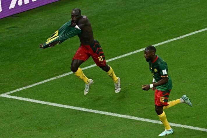 2 GOLS: Aboubakar (CAM)