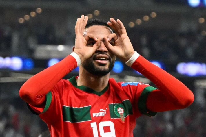 Histórico! Neste sábado, Marrocos venceu Portugal por 1 a 0 e tornou-se a primeira seleção africana a ir para a semifinal de uma Copa do Mundo. Outras três seleções já tinham chegado perto, mas parando nas quartas de final. Lembre nesta galeria as maiores campanhas de seleções africanas em Copas do Mundo.