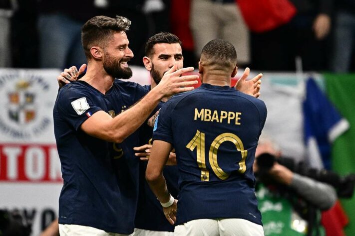 A França está na semifinal da Copa do Mundo! Com gols de Tchouaméni e Giroud, os Bleus venceram a Inglaterra por 2 a 1, neste sábado, e segue na defesa do título mundial. Além dos autores dos gols, Griezmann comandou o meio de campo e foi um destaque. Confira as notas! (Por Matheus Dantas - matheusdantas@lancenet.com.br)