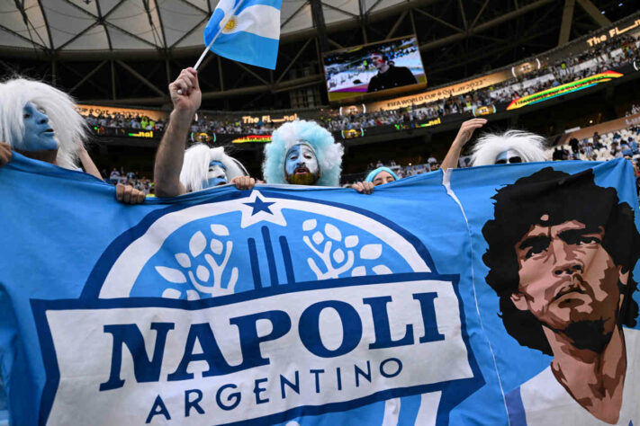 Argentinos fazem festa antes do jogo entre Argentina e França.