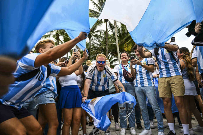 A comemoração da torcida argentina durante a decisão da Copa do Mundo. 