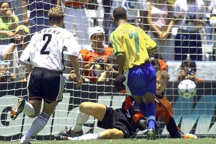 Brasil 8x2 Arábia Saudita - Copa das Confederações 1999: apesar dos dez gols marcados, esse era um jogo semifinal de competição. Ronaldinho marcou 3, Alex guardou dois, e os outros gols foram marcados por Zé Roberto, João Carlos e Roni. Na final, a equipe de Luxemburgo perdeu por 4x3 para o México. 