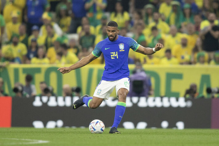 O zagueiro Bremer recebeu uma oportunidade como titular.