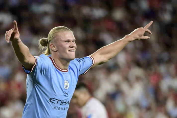 2º - Erling Haaland - centroavante do Manchester City - 22 anos - valor de mercado: 170 milhões de euros (aproximadamente R$ 942,8 milhões)