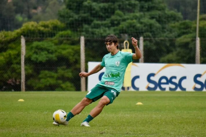ESQUENTOU - O América-MG apresentou ao volante Zé Ricardo proposta de renovação de contrato. O vínculo do jogador vai até dezembro de 2023 e o Coelho deseja ampliar por mais duas temporadas.