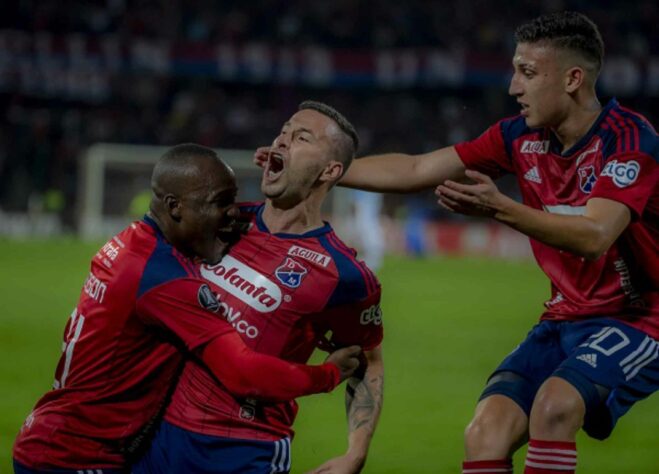 Independiente Medellin-COL (vindo das fases prévias da Libertadores)