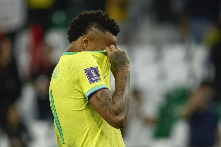 A derrota brasileira diante da Croácia, nos pênaltis, decepcionou milhões de torcedores que acreditavam na conquista do Hexa. A queda no Mundial de 2022 se junta a uma série de outras decepções da Seleção Brasileira em Copas do Mundo. Relembre algumas delas nesta galeria. 