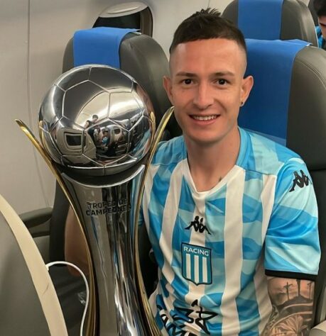 Especulado no Atlético-MG, o jogador é ótimo para roubar bolas e apoiar o desenvolvimento do começo das jogadas. O volante passou toda carreira profissional atuando pelo Racing, mas também teve a formação do Newells Old Boys durante as categorias de base..