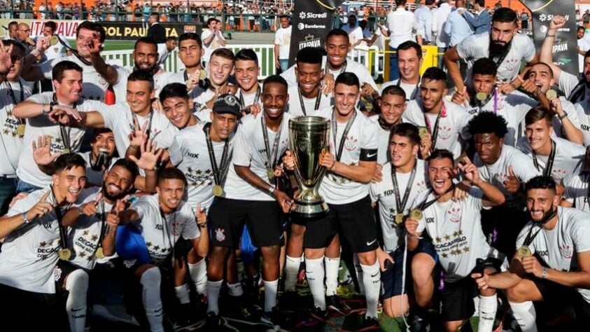 Corinthians - 10 títulos: 1969, 1970, 1995, 1999, 2004, 2005, 2009, 2012, 2015 e 2017 (foto)
