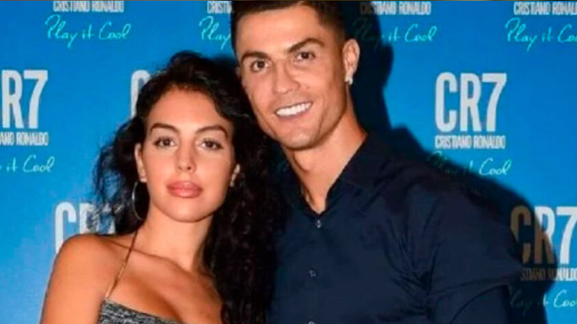 Em janeiro, Cristiano Ronaldo virou notícia por impressionar sua esposa no dia do aniversário dela. O atleta projetou fotos e vídeos de Georgina no prédio Burj Khalifa, a edificação mais alta da humanidade.