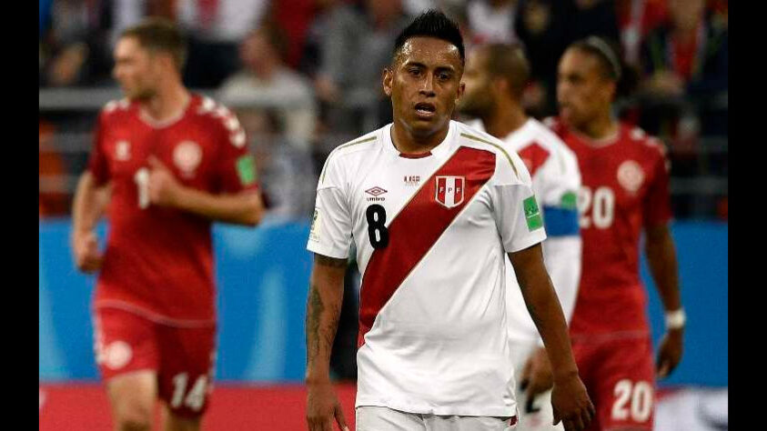 ESQUENTOU - Recentemente apontado como alvo do Alianza Lima para a próxima temporada, o meio-campista Cueva teve sua situação detalhada pelo gerente esportivo do time peruano, José Bellina. Segundo detalhou o dirigente do clube, a única modalidade viável para ter o jogador de 31 anos de idade seria na condição de empréstimo por parte do Al Fateh, da Arábia Saudita.