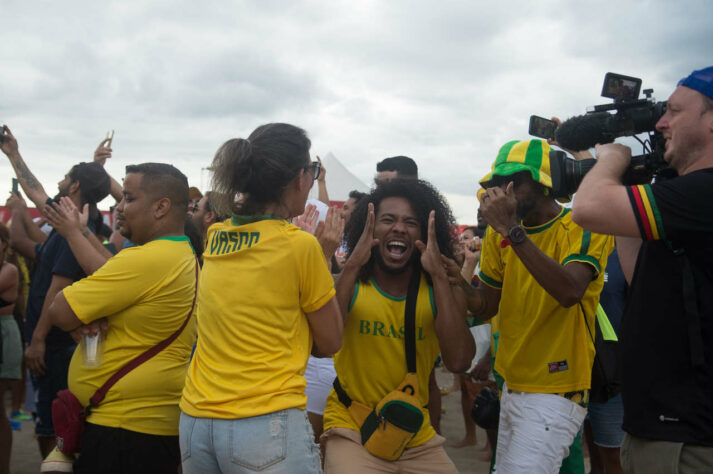 O grito que ficou entalado contra Camarões saiu quatro vezes na partida de hoje. 