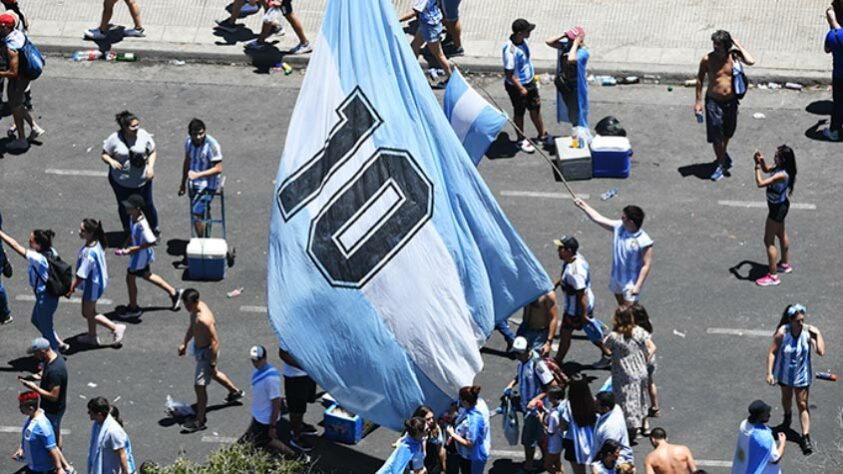 A camisa 10, dos heróis das três conquistas: em 78, Mario Kempes; em 86, Diego Maradona; e em 2022, Lionel Messi.