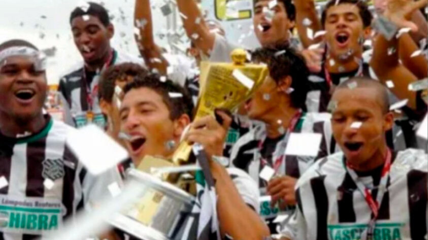 Brasileirão 2008: Figueirense teria se salvado em 17º lugar / Os outros rebaixados foram Vasco (18º), Portuguesa-SP (19º) e Ipatinga (20º)