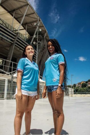 No detalhe, o uniforme especial do Bahia.