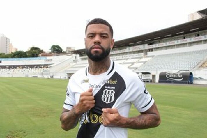 FECHADO - O lateral-esquerdo Junior Tavares, de 26 anos, foi anunciado pela Ponte Preta como novo reforço da temporada.