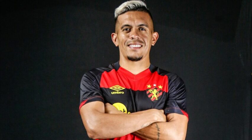 FECHADO - O Sport anunciou o lateral-esquerdo Igor Cariús, que estava no Cuiabá. O jogador chega para esta temporada e já treina com o grupo.