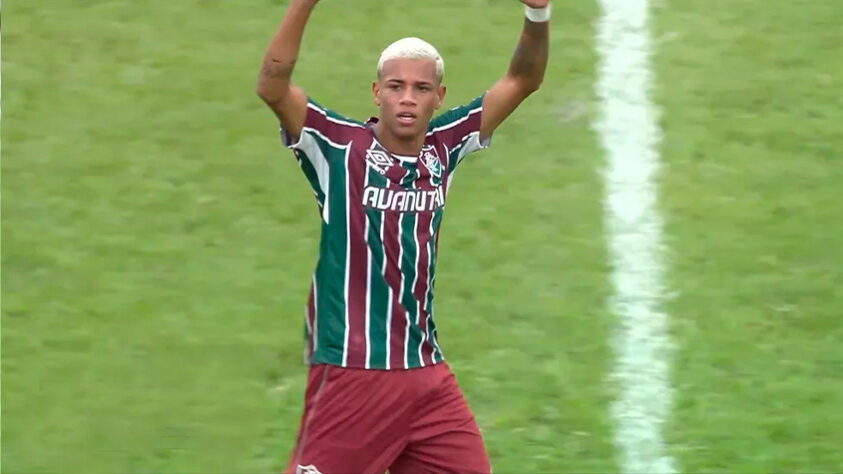 Johnny, 20 anos - lateral direto - Fluminense 