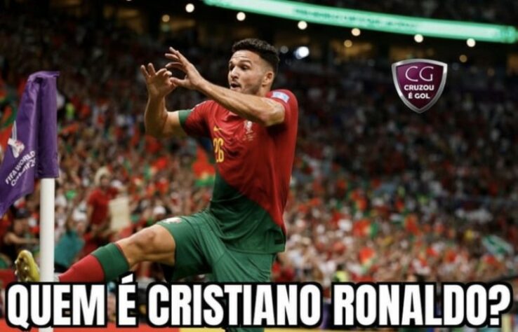 Classificação de Portugal às quartas de final, com Cristiano Ronaldo no banco em boa parte do jogo, rendeu memes nas redes sociais.