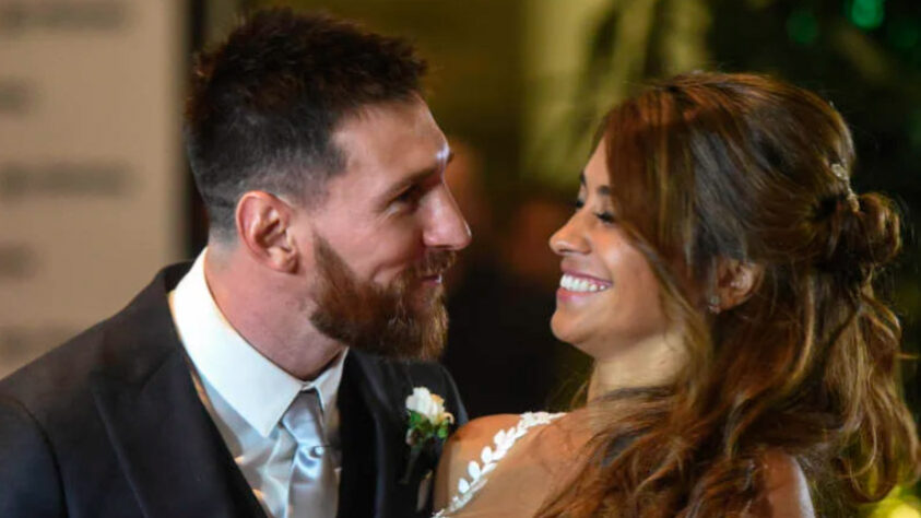 Com a conquista da Copa do Mundo de 2022, o relacionamento de Antonella Roccuzzo e Lionel Messi entrou em destaque. Casados desde 2017, a história de amor deles foi relembrada após a conquista da competição mundial.