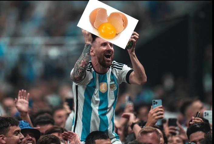 Lionel Messi supera foto mais curtida da história do Instagram e novo recorde rende memes nas redes sociais.