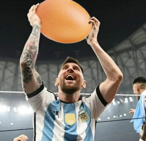 Lionel Messi supera foto mais curtida da história do Instagram e novo recorde rende memes nas redes sociais.