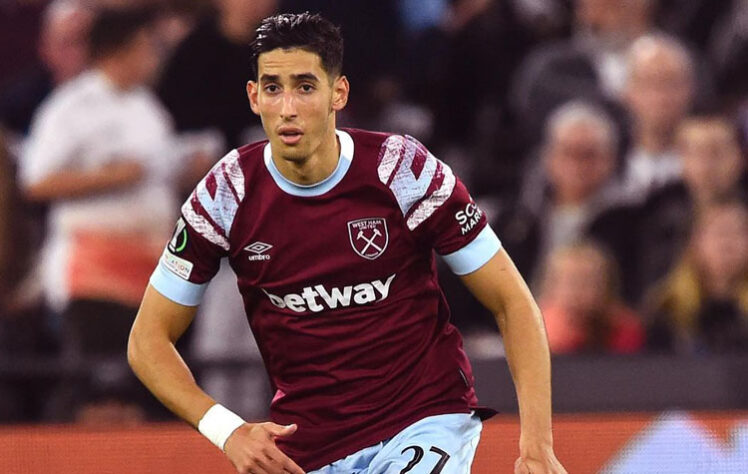 Nayef Aguerd - 26 anos - zagueiro - clube onde joga: West Ham - valor de mercado: 25 milhões de euros (aproximadamente R$ 137 milhões) - O jogador atuou em quatro partidas da competição e o defensor é bom no duelo mano a mano.