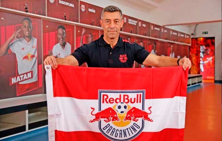 Red Bull Bragantino - Pedro Caixinha (português) - 52 anos.